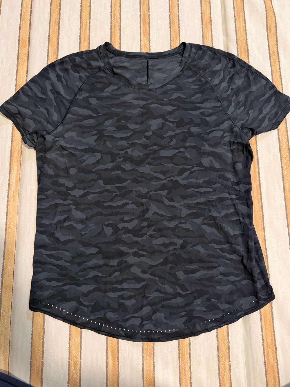 Lululemon Camo Shirt Size 6